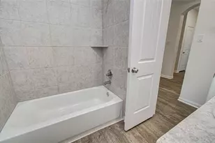 304 Morning Dove Trl, Sealy, TX 77474 - Photo 15