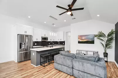 5125 Chennault Street #A/B, Houston, TX 77033 - Photo 19