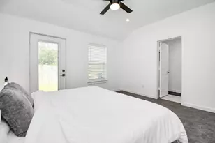 5125 Chennault St, Houston, TX 77033 - Photo 11