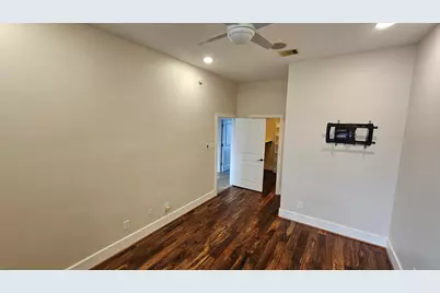 1304 W Dallas, Houston, TX 77019 - Photo 11