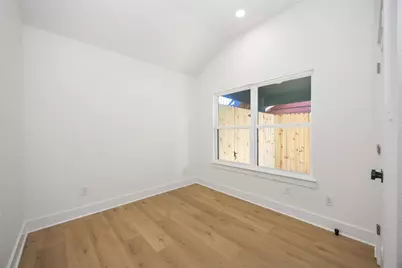 508 Dell Court, Houston, TX 77009 - Photo 17