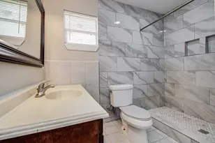 3620 Easy St, Houston, TX 77026 - Photo 9