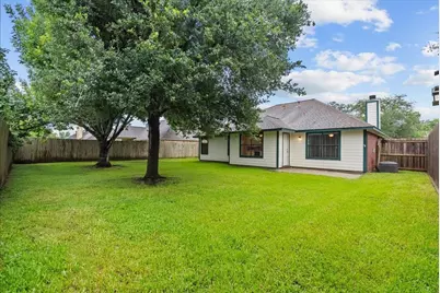 111 Jamestown Avenue, Clute, TX 77531 - Photo 33