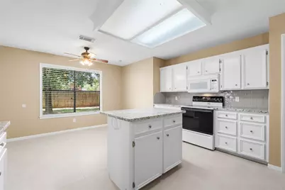 111 Jamestown Avenue, Clute, TX 77531 - Photo 19