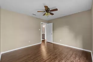 111 Jamestown Ave, Clute, TX 77531 - Photo 21