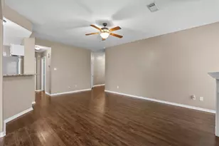 111 Jamestown Ave, Clute, TX 77531 - Photo 7