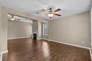 111 Jamestown Ave, Clute, TX 77531 - Photo 9