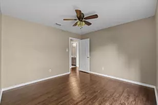 111 Jamestown Ave, Clute, TX 77531 - Photo 27