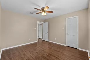 111 Jamestown Ave, Clute, TX 77531 - Photo 23