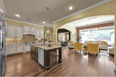 95 S Shimmering Aspen Circle, Spring, TX 77389 - Photo 9