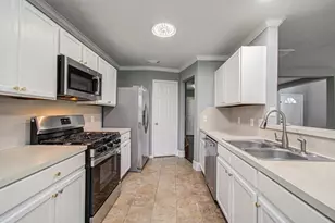 13963 Maximos Dr, Houston, TX 77083 - Photo 7