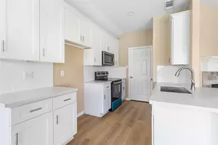 14930 Lanai Dr, Baytown, TX 77523 - Photo 9