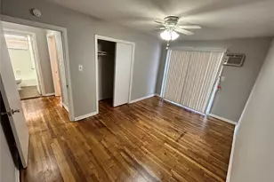 8807 Timberside Dr, Houston, TX 77025 - Photo 7