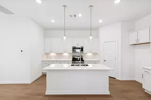 957 Garden Path Dr, Willis, TX 77378 - Photo 5