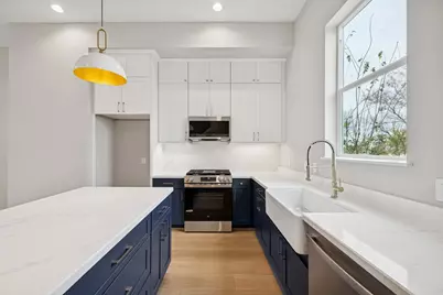 2221 Marnel Road #D, Houston, TX 77055 - Photo 11