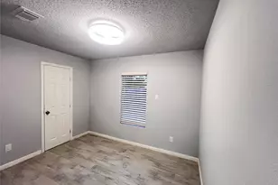 11607 Eaglewood Dr, Houston, TX 77089 - Photo 9