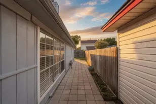 11607 Eaglewood Dr, Houston, TX 77089 - Photo 13