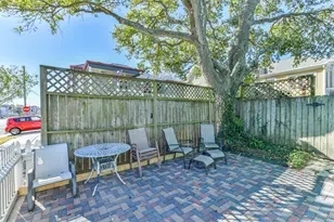 1213 18th St, Galveston, TX 77550 - Photo 31