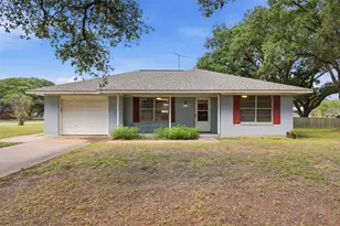 1845 7th St, Hempstead, TX 77445 - Photo 1