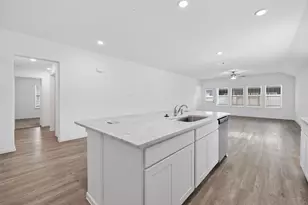 2111 Spring Hollow Dr, Baytown, TX 77521 - Photo 13