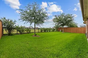 2731 Ahnya Ln, League City, TX 77573 - Photo 29
