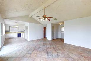 2711 Heritage Colony Dr, Webster, TX 77598 - Photo 5