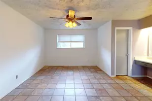 2711 Heritage Colony Dr, Webster, TX 77598 - Photo 7