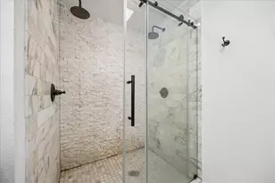 474 N Post Oak Ln, Houston, TX 77024 - Photo 23