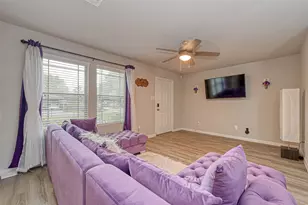 9722 Cargill St, Houston, TX 77029 - Photo 3