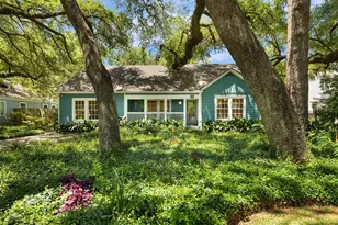 232 W 33rd St, Houston, TX 77018 - Photo 1