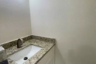 640 Wilcrest Dr, Houston, TX 77042 - Photo 9