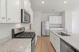 8839 New Jade Dr, Iowa Colony, TX 77583 - Photo 5