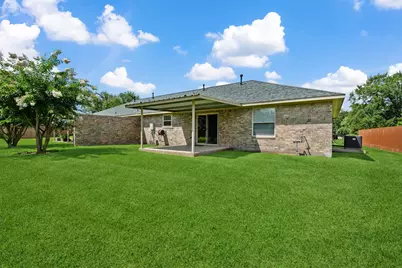 470 W Houston Street, Highlands, TX 77562 - Photo 13