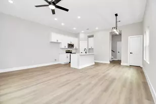 8409 Sunnyhill St, Houston, TX 77088 - Photo 3