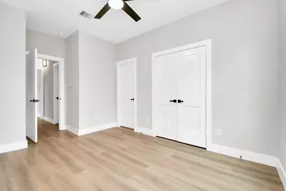 8409 Sunnyhill Street, Houston, TX 77088 - Photo 13