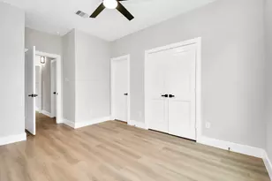 8409 Sunnyhill St, Houston, TX 77088 - Photo 13