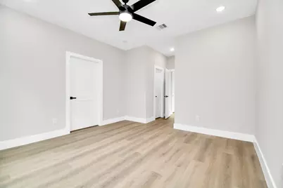 8409 Sunnyhill Street, Houston, TX 77088 - Photo 11