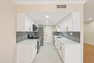 924 Memorial Village Dr, Houston, TX 77024 - Photo 15
