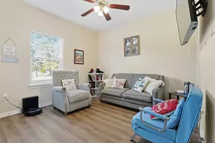 9810 Oak Leaf Dr, Baytown, TX 77521 - Photo 19