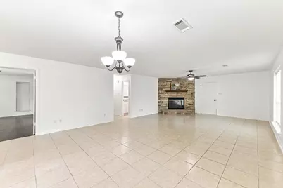 13185 Crest Drive, Willis, TX 77318 - Photo 9