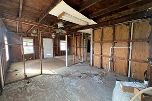 415 Oyster St, Freeport, TX 77541 - Photo 5