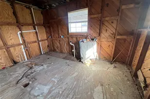 415 Oyster St, Freeport, TX 77541 - Photo 11