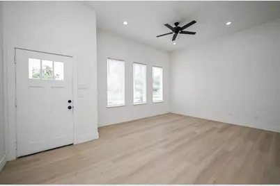 8203 Sparta Street #B, Houston, TX 77028 - Photo 5