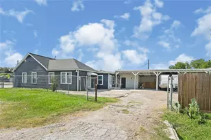 3731 Reveille St, Houston, TX 77087 - Photo 1