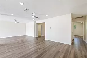 2324 N Logan St, Texas City, TX 77590 - Photo 9
