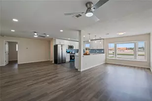 2324 N Logan St, Texas City, TX 77590 - Photo 11