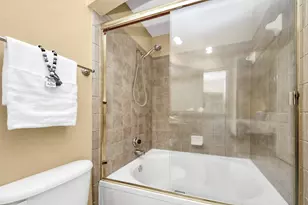 2400 McCue Rd, Houston, TX 77056 - Photo 27