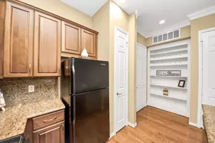 2400 McCue Rd, Houston, TX 77056 - Photo 9