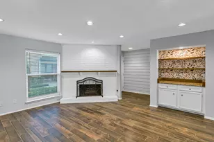 2568 Bering Dr, Houston, TX 77057 - Photo 3