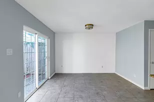 2568 Bering Dr, Houston, TX 77057 - Photo 15